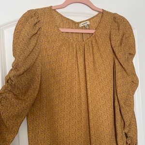 Mustard yellow light weight 3/4 top
